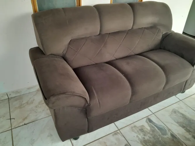 1 sofá de 3 lugares entrego !!!