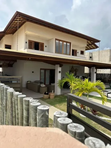 Casa Alto Padrão em Olivença Ilhéus com Piscina