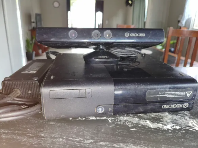 Xbox 360 Slim (Luz Vermelha) + Fonte Original + Kinect - Para Conserto ou Peças