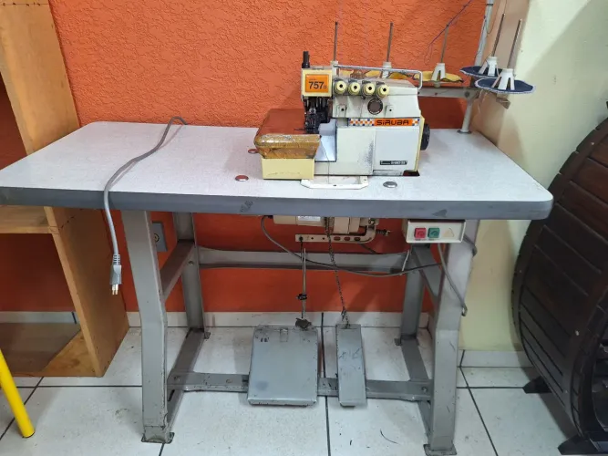 Maquina de costura