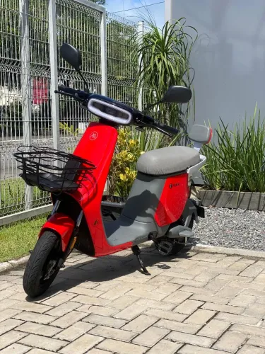 Autopropelido elétrico Aima