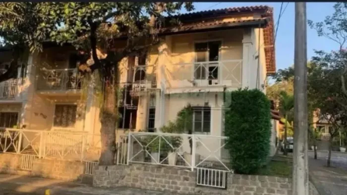 Casa em Condomínio à Venda em Campo Grande, Rio de Janeiro - RJ - 2 Quartos, 1 Vaga - Loca