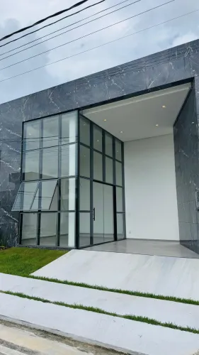 Casa térrea à venda no Gran Paraíso com 3 quartos nova por 700 mil