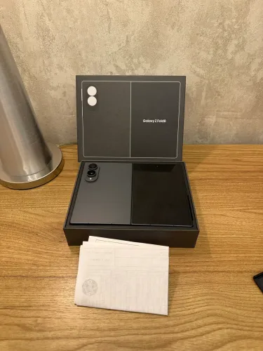 Galaxy Z Fold 8 512GB com NF + case couro original