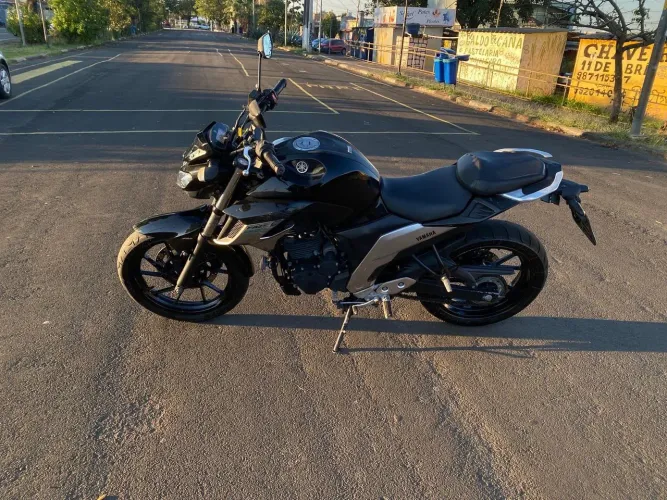 YAMAHA FAZER 250 2021 - PRETA