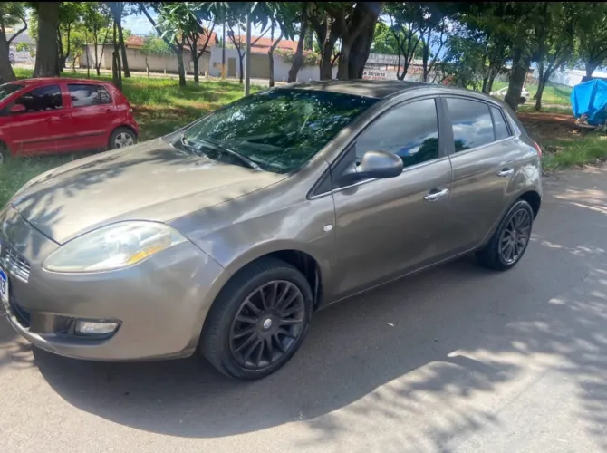 Fiat Bravo Absolute Dualogic 1.8 Flex 16V 5P 2012