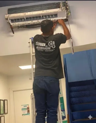 Manutenção e instalação de ar condicionado ?