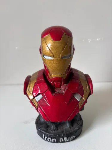 Estátua busto homem de ferro Mark 46
