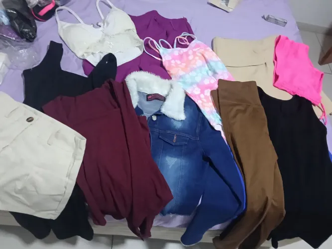 Roupas para bazar 16 peças a maioria nova