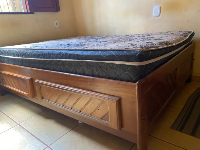 Cama Casal de Madeira
