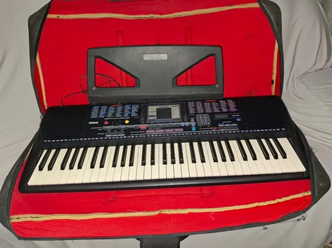 Teclado Yamaha PSR 220