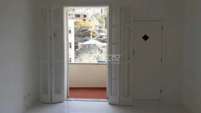 Apartamento : / Residencial / Catete