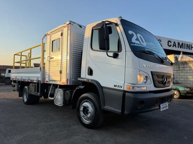 Mb accelo 815 2020/2020 casinha módulo passageiro e carroceria único dono