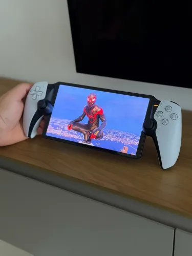 PlayStation Portal + Case + Película