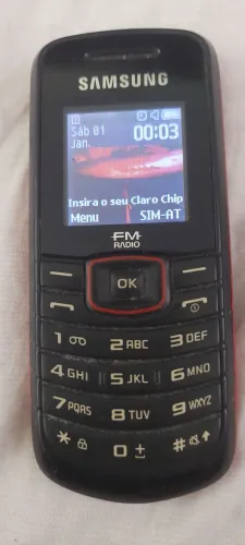 Celular Samsung GT-E1086W com lanterna e rádio funcionando perfeitamente acompaha cabo usb