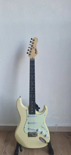 Guitarra Stratocaster Memphis MG-30