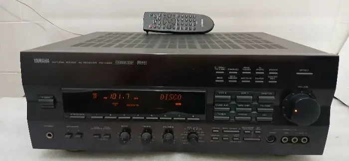 Receiver Yamaha RX-V992 Entrada Toca Discos <br>Potência: 80 Wrms por Canal 