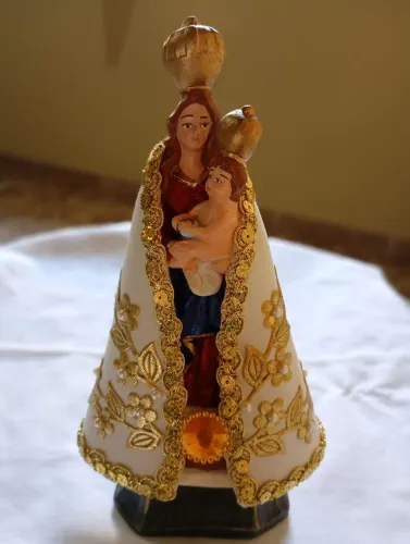 Nossa senhora de Nazaré em gesso 