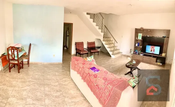 Cisne Branco - São Pedro da Aldeia, 3 suítes, 3 vagas - lote 300m²