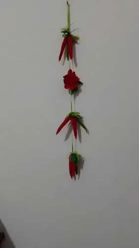 Mobile de pimentinha, em feltro
