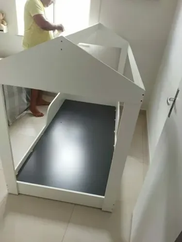 Cama montessoriana em MDF