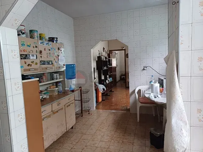 Casa à venda na Vila Assis - Sorocaba-SP com 1 quarto, 1 sala, 1 banheiro, 1 vaga de garag