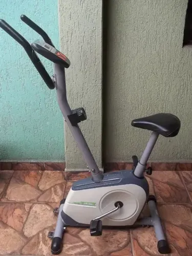 Até 10x sem juros - Bicicleta Ergométrica Magnética Vertical - Novíssima