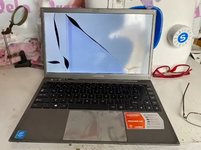 Notebook Compaq Presario 420 com tela quebrada, pode usar com outro monitor