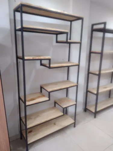 Prateleiras estilo industrial