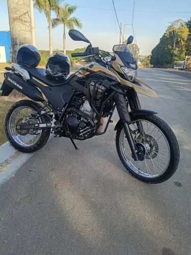 Vende-se, aceito propostas