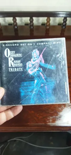 Ozzy Osbourne - Tribute to Randy Rhoads no estado