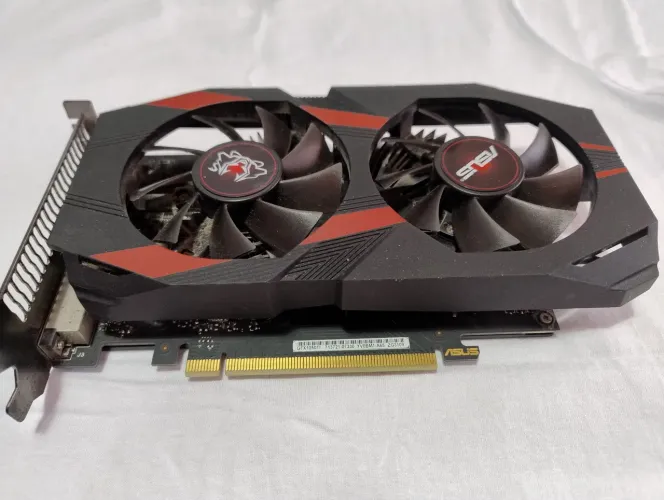 Placa de video GTX 1050 4 giga DDR 5
