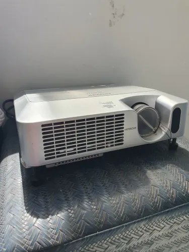 Projetor Hitachi CP-X250 - Alta qualidade de imagem