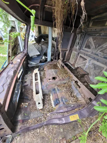 Peças para caminhão cabine Ford cargo panda