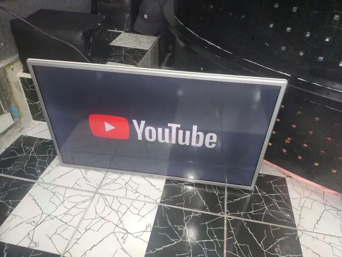 Vendo Smartv lg 47 polegadas top de linha com Wi-Fi integrado R$ 1200,00