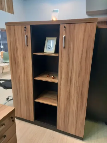 Armario alto credenza