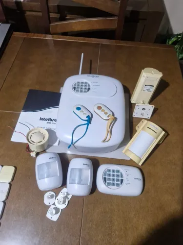 Central de alarme Intelbras AMT 2008 RF