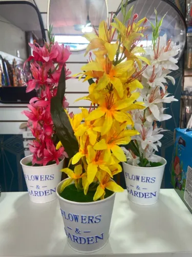 VASO DE FLORES ARTIFICIAL 