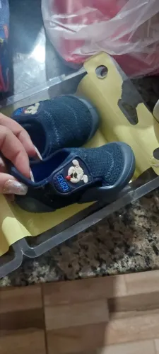 Tênis Klin Azul Marinho com Personagem