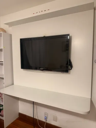 BAIXOU Painel para tv com escrivaninha e prateleira 3 em 1