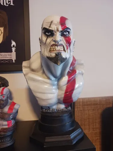 Action figure busto godof War