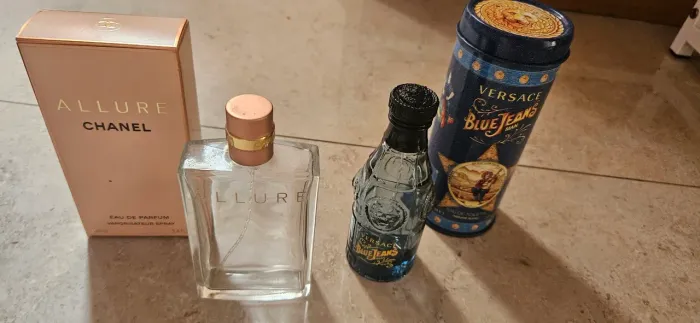 Frascos vazios de Allure e Blue Jeans