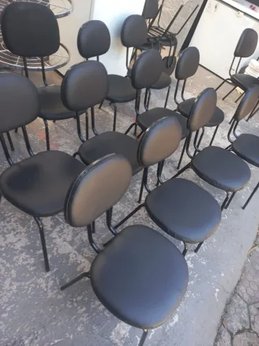 Cadeura fixa secretária em corino