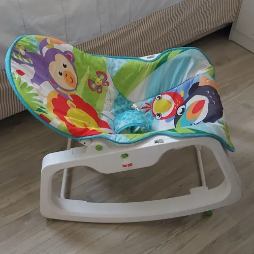 Cadeirinha de descanso e balanço