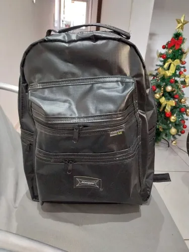Vendo Mochila Nova impermeavel