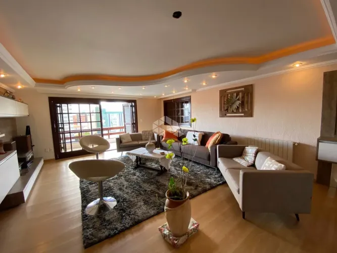 Excelente cobertura duplex de 4 dormitórios no centro de Caxias do Sul.