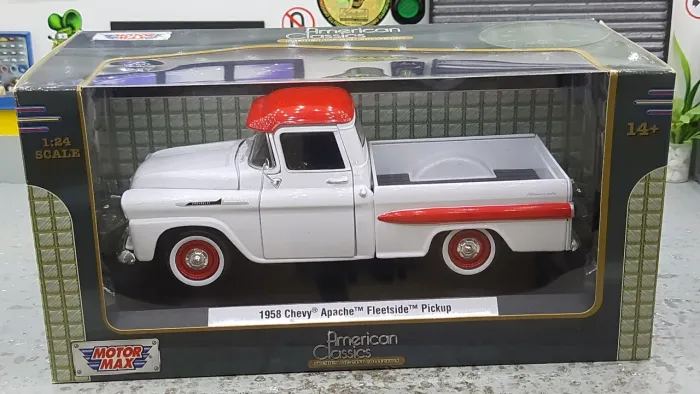 Miniatura 1/24 - pickup Chevy Apache 1958 