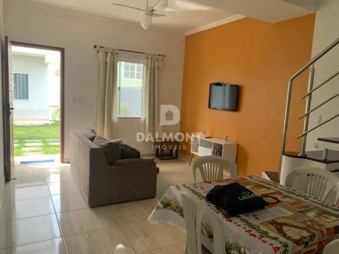 Peró - Cabo Frio - Casa em condomínio com 2 suítes - Mobiliada