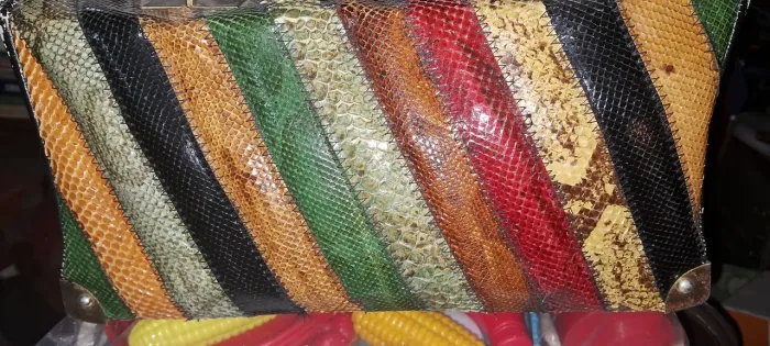 VINTAGE - Bolsa/maleta de mão em couro multicolorida em diversos