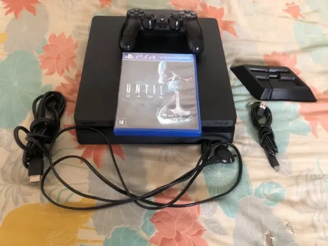 Play Station 4 Slim 500GB com 1 Controle + 1 Jogo de livre escolha